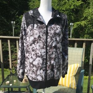 Livi Active size 14/16 jogging jacket. Soft poly/spandex floral fabric.